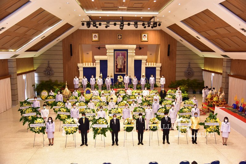 20211013 laying-a-wreath-028.JPG